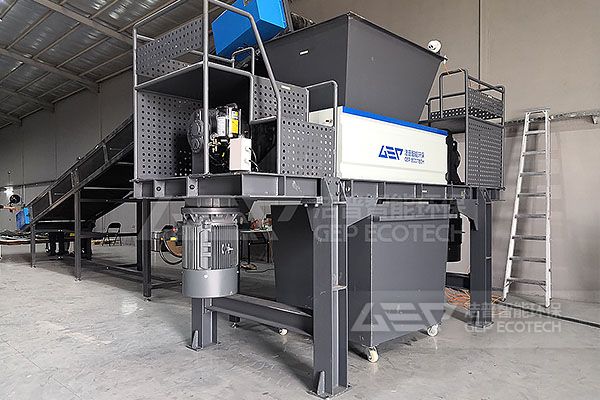 工業(yè)垃圾撕碎機