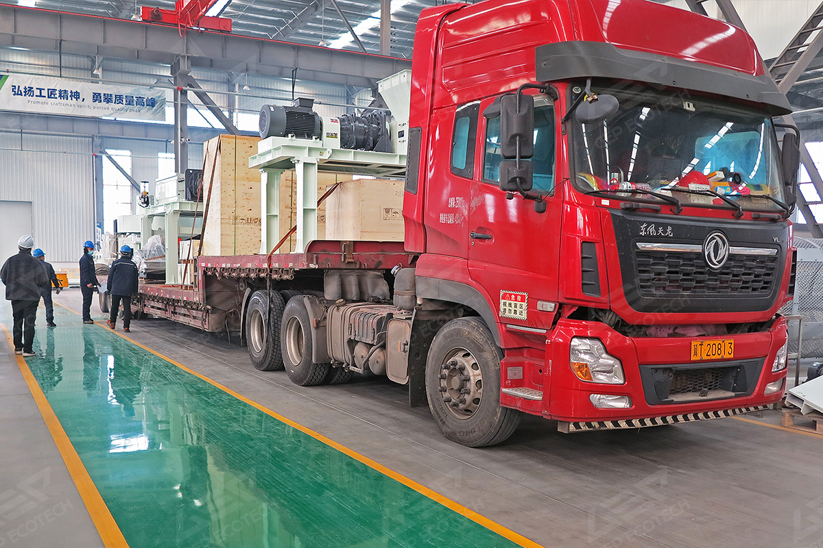 輪胎撕碎機(jī)發(fā)貨