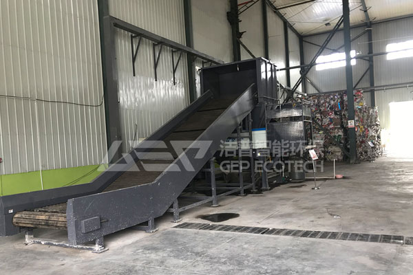 走進(jìn)西北地區(qū)全循環(huán)智能分類生態(tài)運(yùn)營(yíng)項(xiàng)目的大件垃圾處置現(xiàn)場(chǎng)