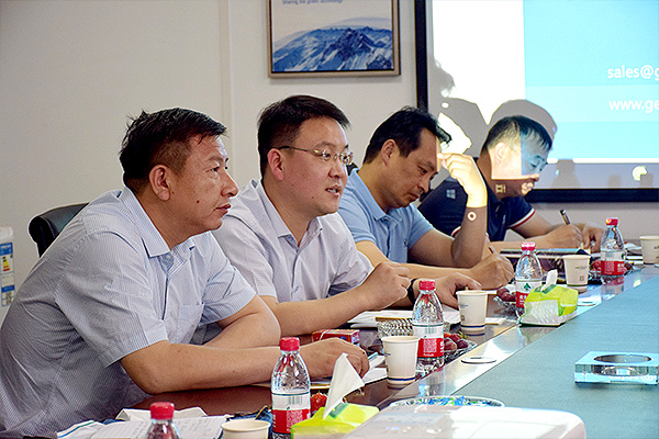 原陽縣委常委、統(tǒng)戰(zhàn)部部長(zhǎng)殷國(guó)偉一行蒞臨潔普智能環(huán)保參觀