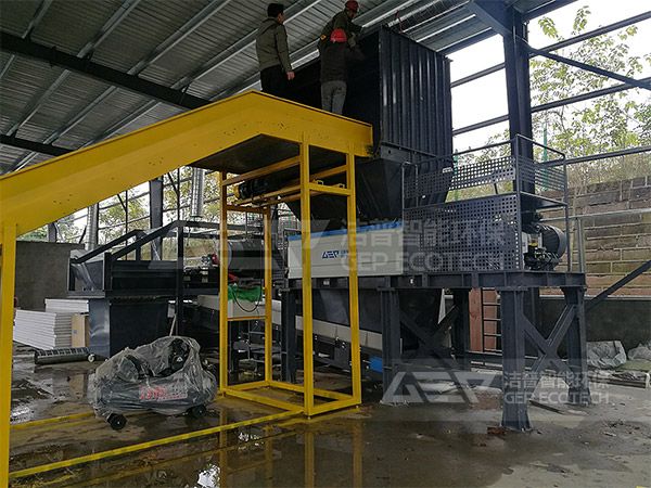 廢舊家具_(dá)床墊處置破碎機(jī)