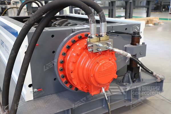 液壓馬達(dá)驅(qū)動(dòng)