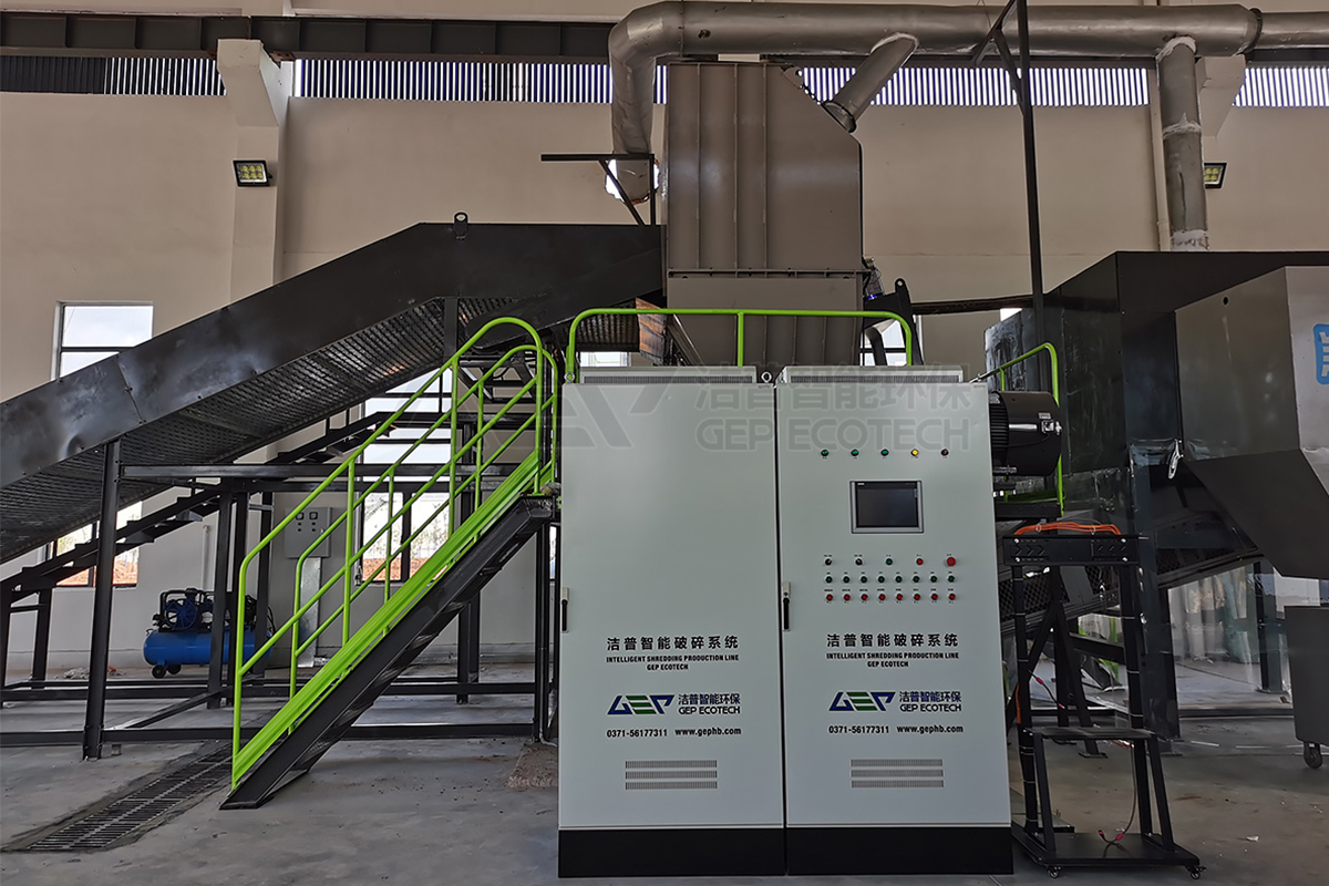 廢舊衣物撕碎機(jī)有哪些優(yōu)勢(shì)？
