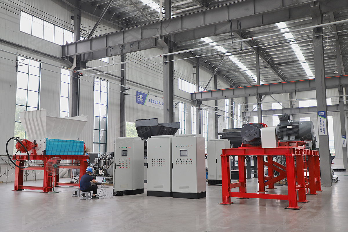 工業(yè)垃圾撕碎機(jī)