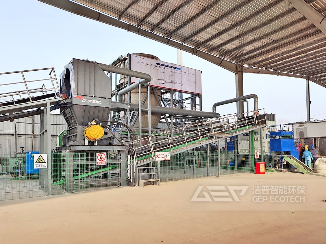 玻璃鋼破碎現(xiàn)場