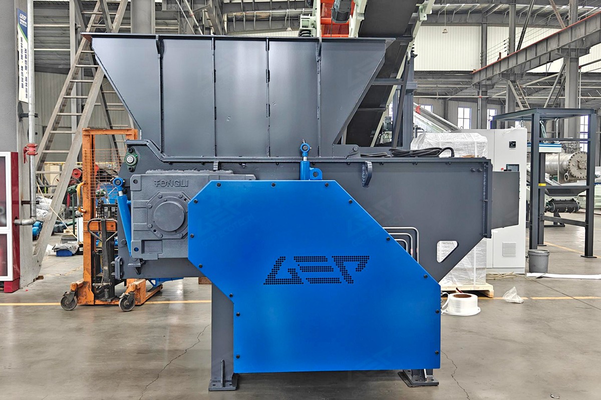 平推單軸細(xì)碎機(jī)設(shè)備