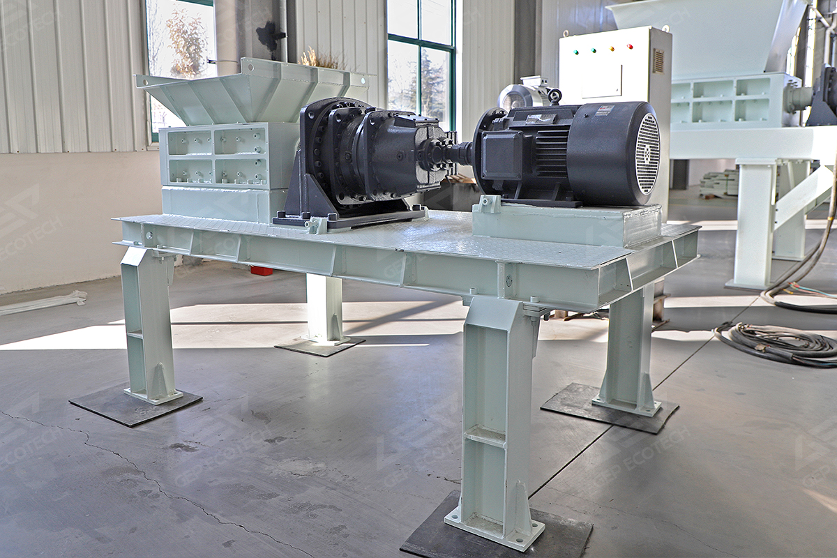 香港大埔區(qū)50噸/天餐廚垃圾項(xiàng)目破碎設(shè)備發(fā)貨