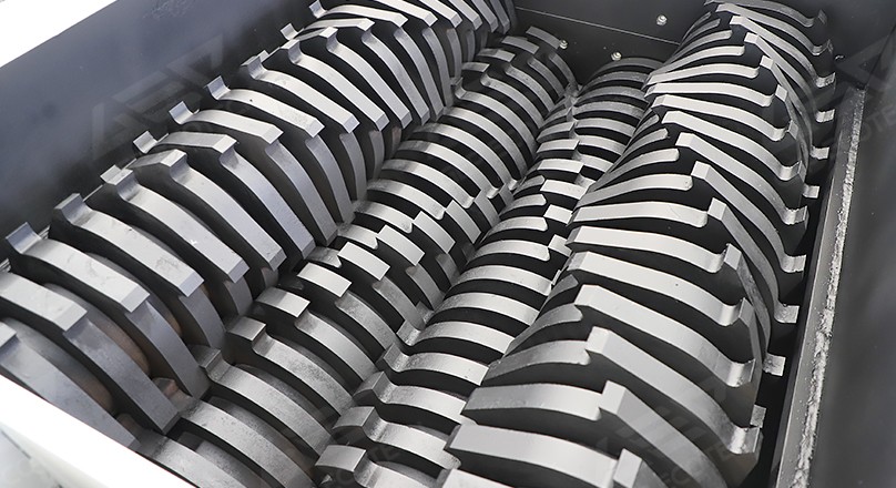 四刀軸協(xié)同破碎