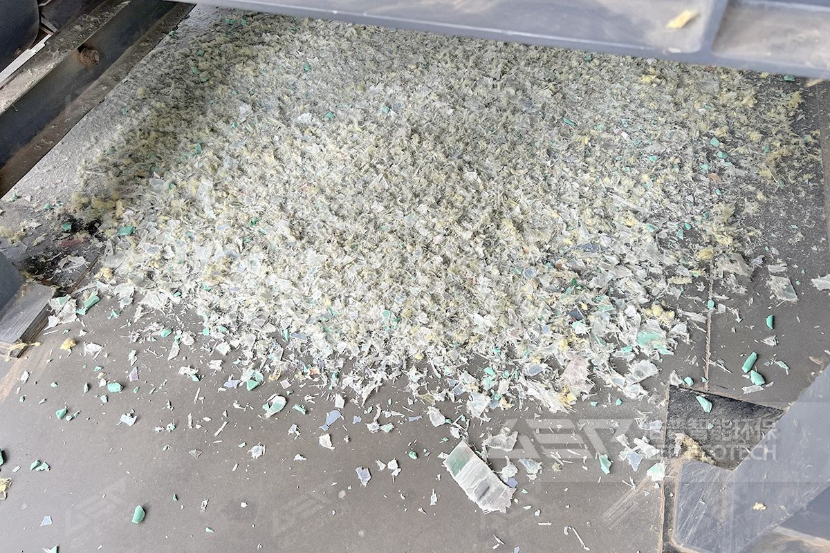 單軸細(xì)碎機(jī)出料展示