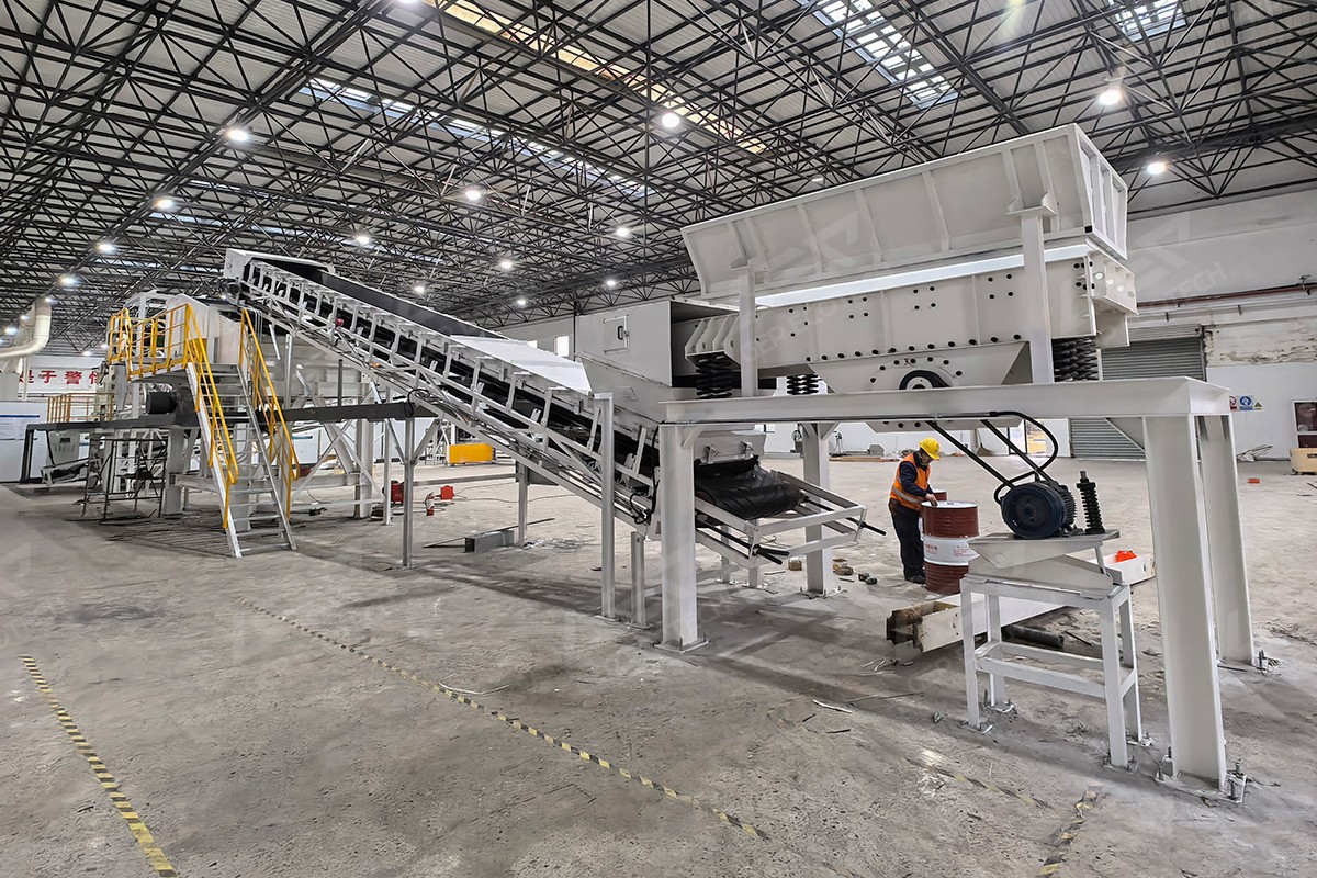 潔普裝修垃圾處理設(shè)備安裝現(xiàn)場(chǎng)