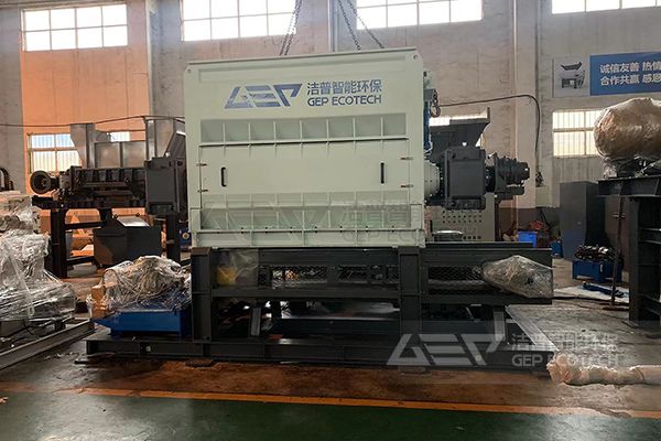 山東單軸玻璃鋼撕碎機(jī)