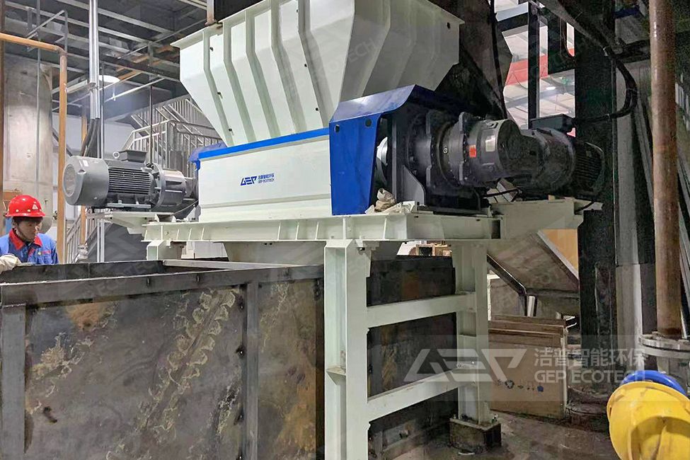 河南200L鐵皮油桶破碎處置項(xiàng)目