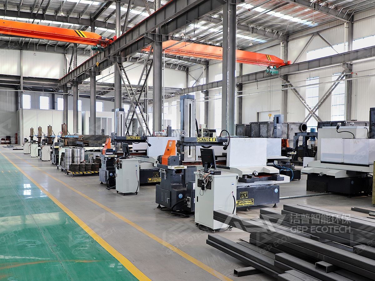 潔普垃圾撕碎機廠家車間