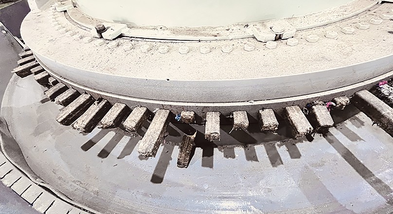 動態(tài)加溫加壓，成型牢固