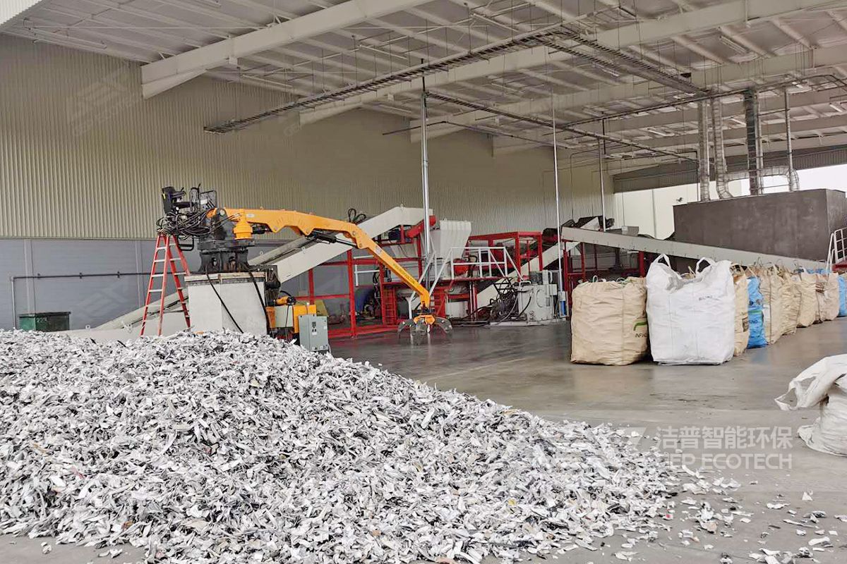 廢舊金屬撕碎機(jī)應(yīng)用現(xiàn)場(chǎng)