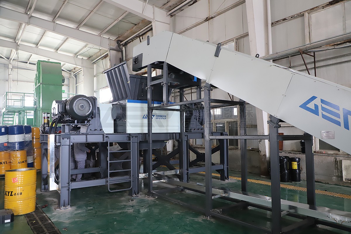 廢金屬桶撕碎設(shè)備