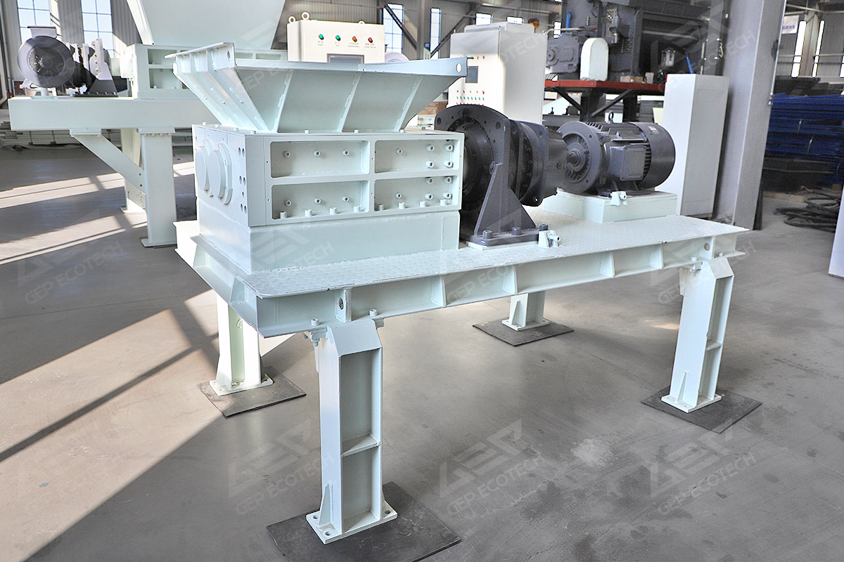 小型垃圾撕碎機(jī)